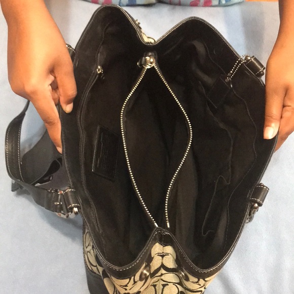 Medium size Black and Grey Coach Satchel - Picture 5 of 6